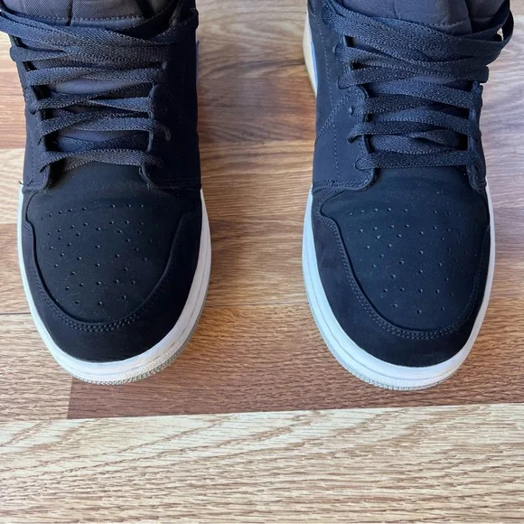 2018 AirJordan 1 mid Multicolor Sneakers 554724-065 - Picture 13 of 14